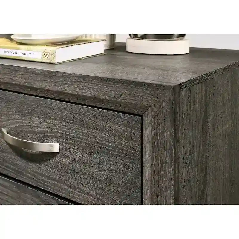 Chambre à coucher Stout avec lit, commode, miroir et table de nuit