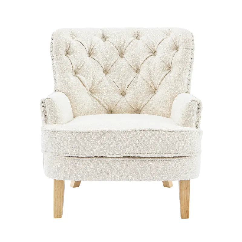 Fauteuil Club en Tissu Bouclé Couleur Amande avec Clous Décoratifs par